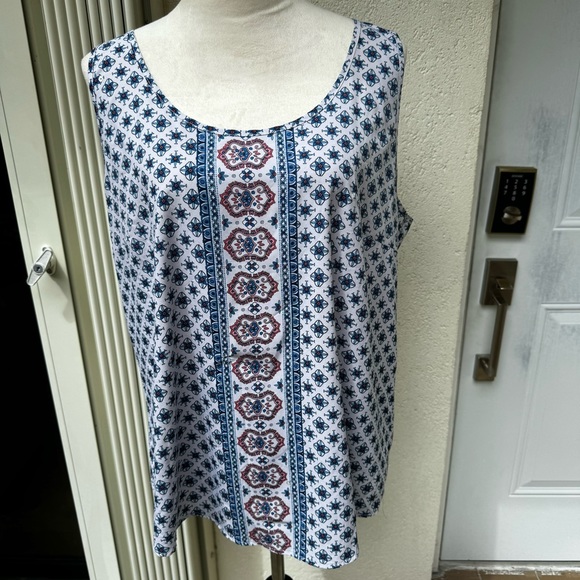 Time and Tru Tops - TIME & TRU. Blue medallion print. Sleeveless. Size 2XL.